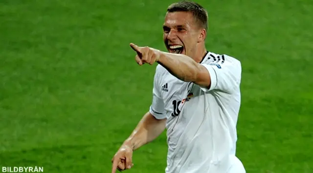 Blixtsnabbt mål av Podolski när Ecuador besegrades