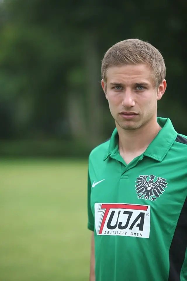 27. Dennis Dowidat