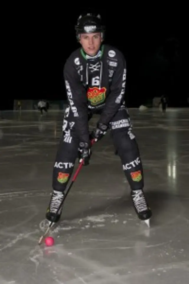 Linus Carlström till Surte