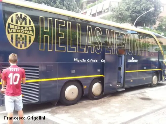 Hellas spelarbuss attackerad