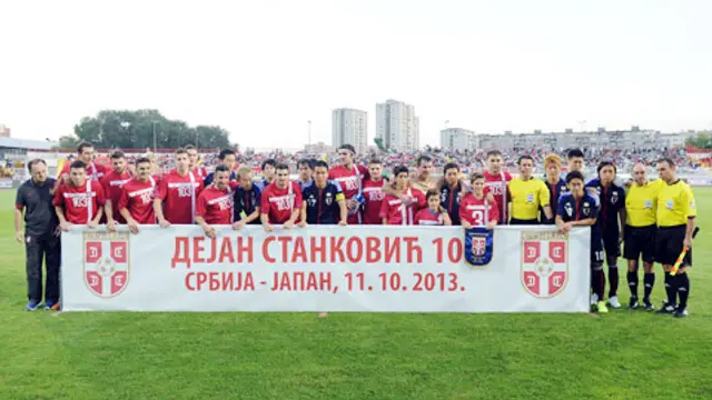 Serbien - Japan 2-0: Stankovic hyllad