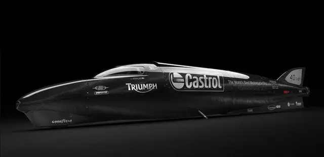 Triumph presenterar Castrol Rocket