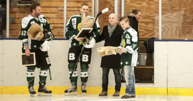 Bandysiffror när  Väsby slog Hammarby