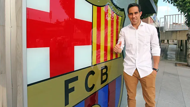 Claudio Bravo: ”Det är en stor ära att få bära Barcelonatröjan”