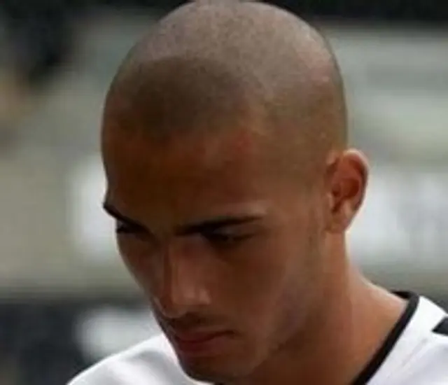 Darren Pratley f&ouml;rl&auml;nger