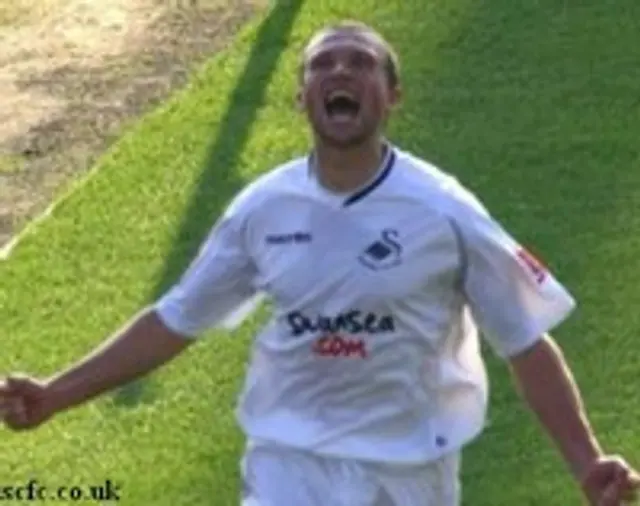 Swansea n&auml;ra ge upp Warren Feeney