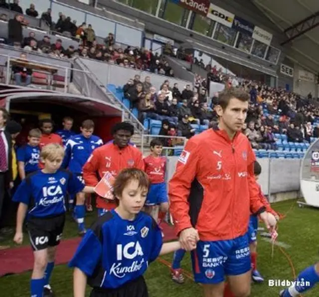 Andreas Jakobsson v&auml;ntar p&aring; k&auml;nslan