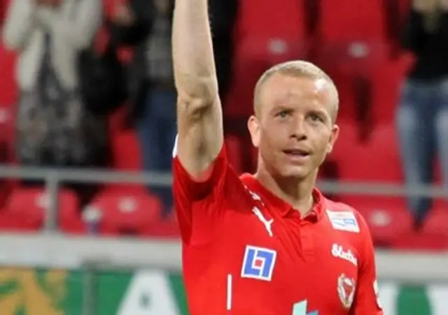 Henrik Rydström tar med en scout