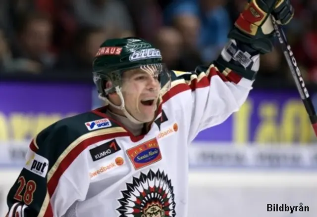 Martin Plüss l&auml;mnar Fr&ouml;lunda