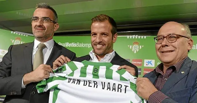 Rafael van der Vaart klar