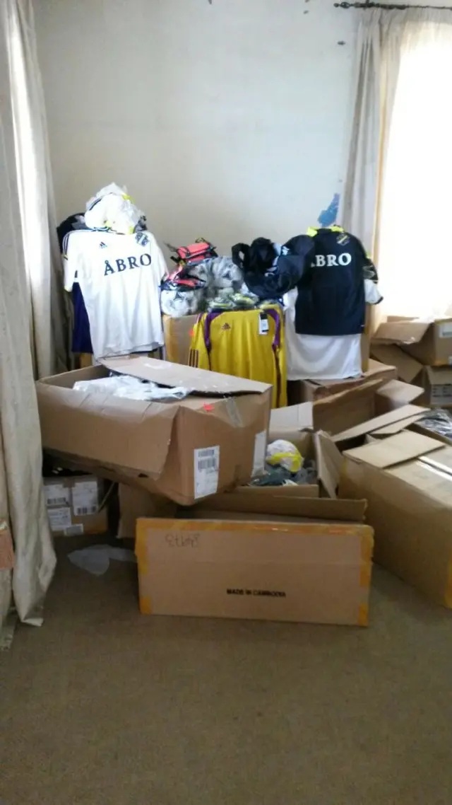 Mitt i Ebolakrisen: AIK supportrar räddar vänföreningen i Sierra Leone