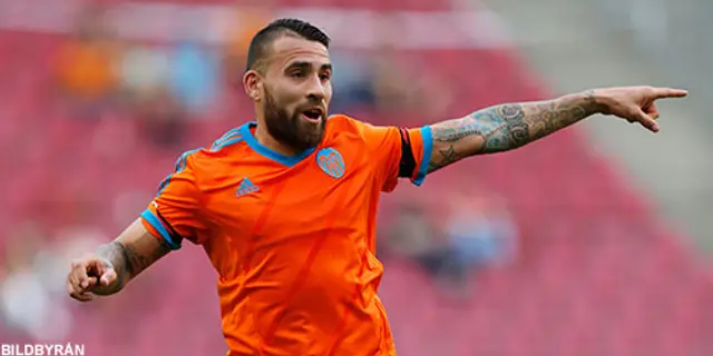 30. Nicolás Otamendi