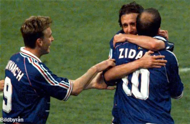 Zidane briljerar och f&aring;r hj&auml;rnsl&auml;pp, del 3 VM 1998