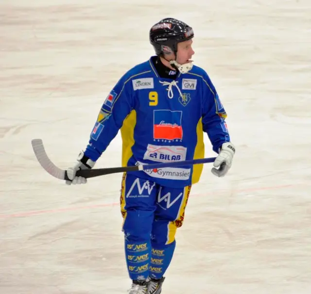 NIF vann klart i första matchen