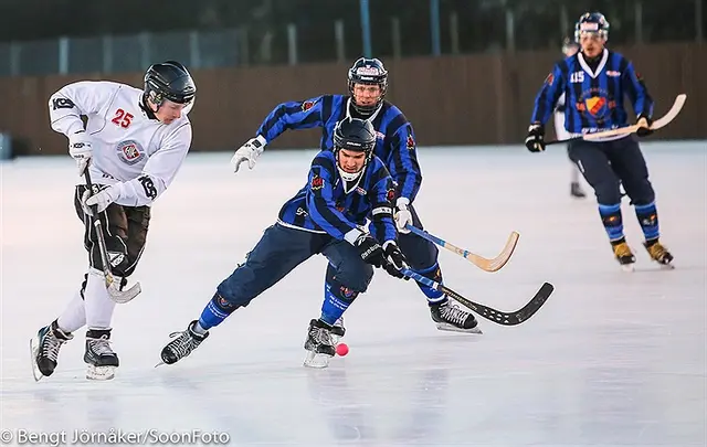 Jonas nära bandy-VM