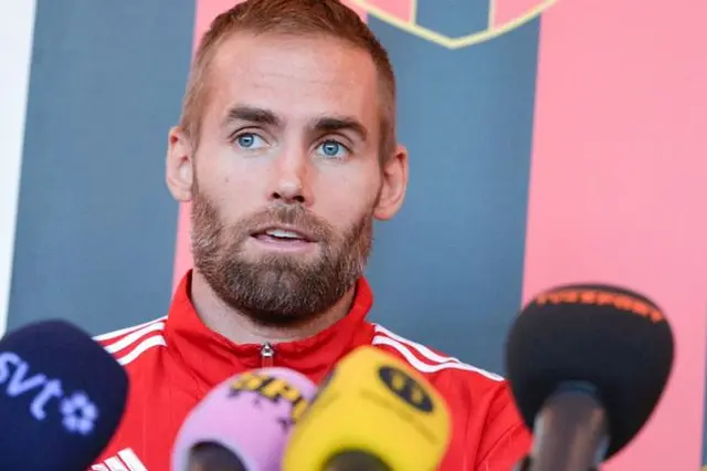 Olof Mellberg: "Tuff resa framför oss"