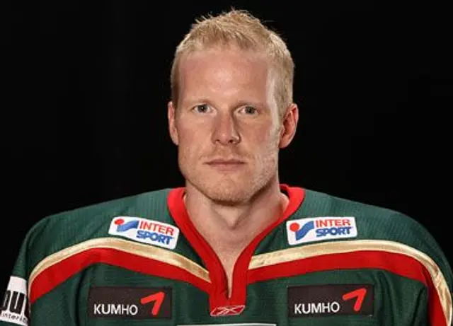 #26 Toni S&ouml;derholm l&auml;mnar Fr&ouml;lunda