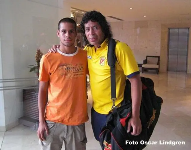 Att m&ouml;ta Rene Higuita i en hotellobby 