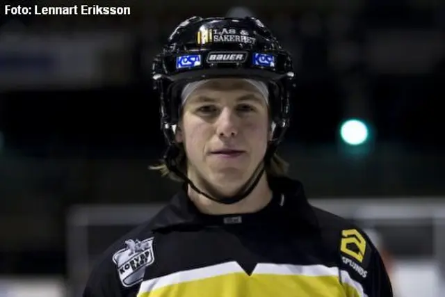 Nummer 21 Linus ”Gappa ” Forslunds f&ouml;rsta tr&auml;ning med &Ouml;SK Bandy 