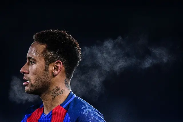 Barcelona stämmer Neymar