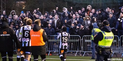 Bois Foll Med Flaggan I Topp Landskrona Svenskafans Com Av Fans For Fans