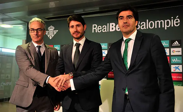 - Real Betis tränare säsongen 2017/18 är Víctor