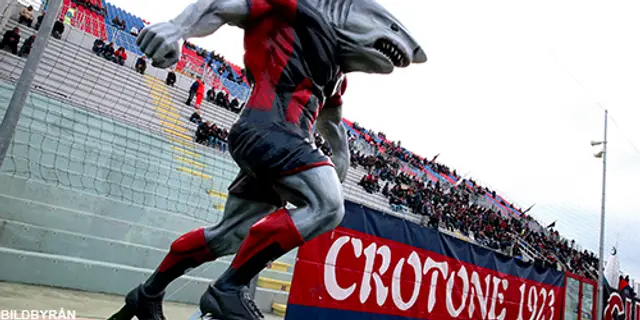 Crotone värvar serbisk mittback