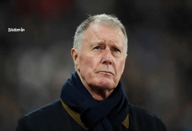 Sir Geoff Hurst får en utmärkelse