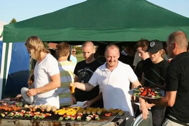 H&Auml;STEN FANZ OCH VITA H&Auml;STEN   KICK-OFF!!