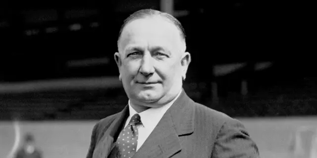 Arsenal Archives #47: Exit Knighton enter Chapman