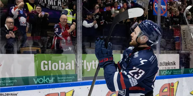 Pekade finger mot klacken – stängs av i två matcher