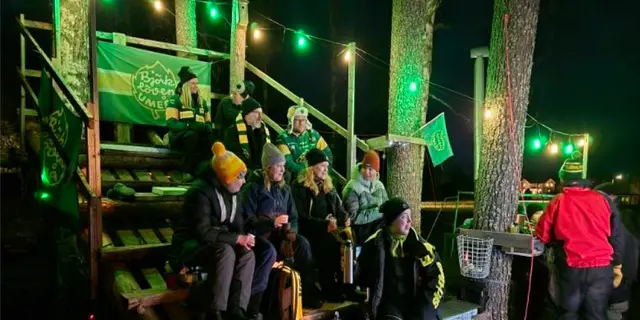 Björklöven-supporter har byggt läktare på tomten