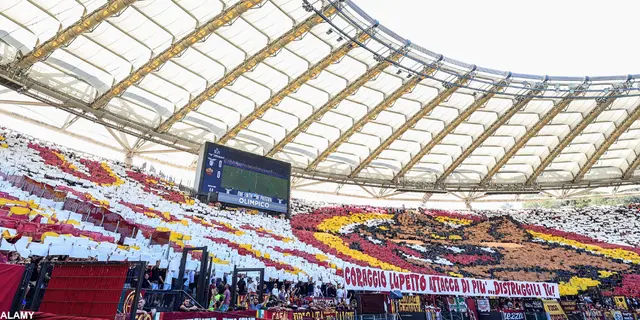Banderollerna i Curva Sud under derbyt