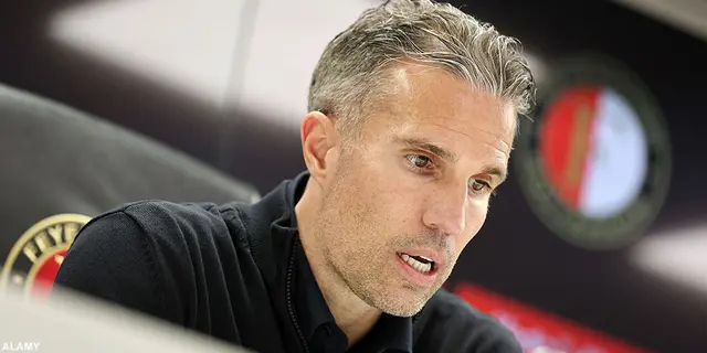 Van Persie under press – får stöd efter spelarilskan i Feyenoord