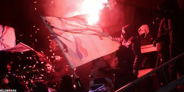 Kaosscener i Ettan – flera supportrar stormade plan