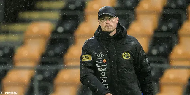 Oscar Hiljemark stöttas