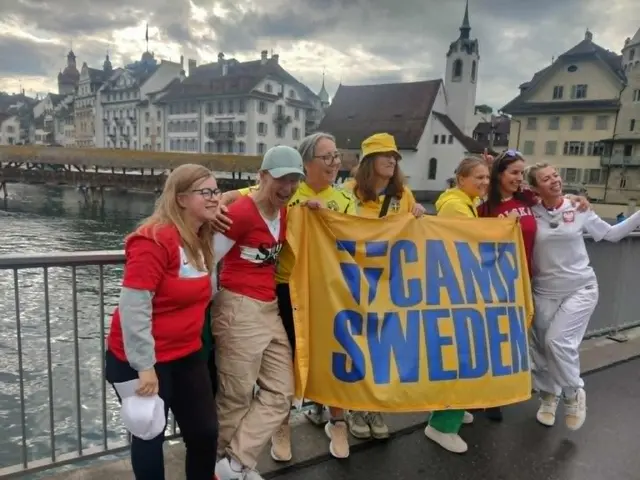 Supportersamling, supportermatch och ny seger – hur det är att heja fram Sverige på plats