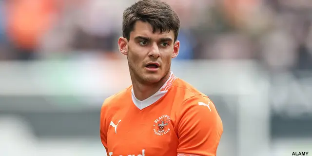 Charlton värvar från Blackpool