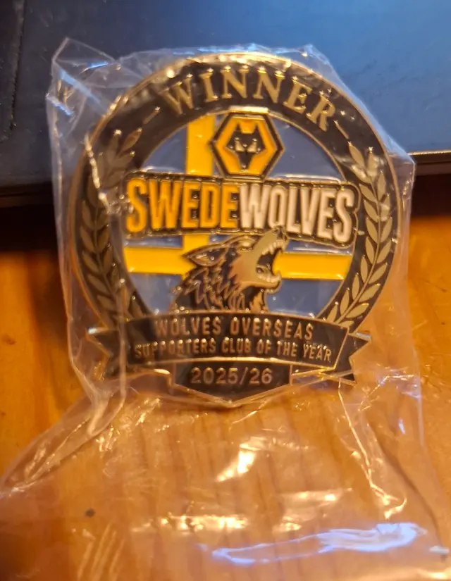 Köp vår vinnarpin!