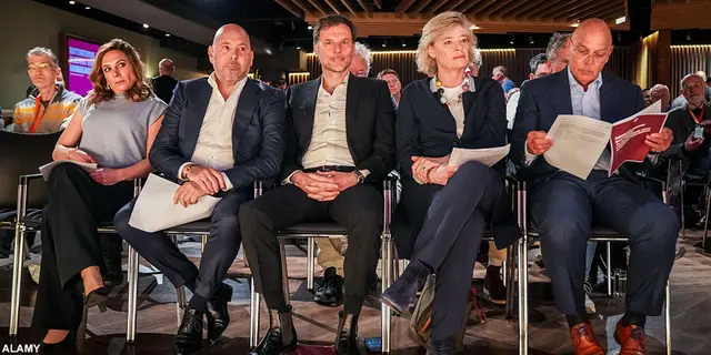 Fd spelare del av Ajax nya styrelse – Berghuis svärfar ordförande