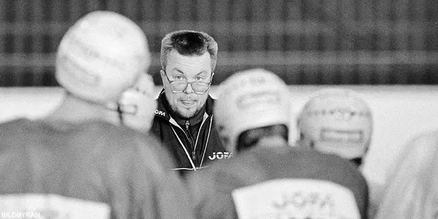 ”En av svensk hockeys mest kända, framgångsrika och kontroversiella tränare någonsin”