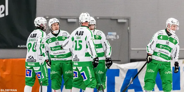 Favoriterna höll i omgång 22